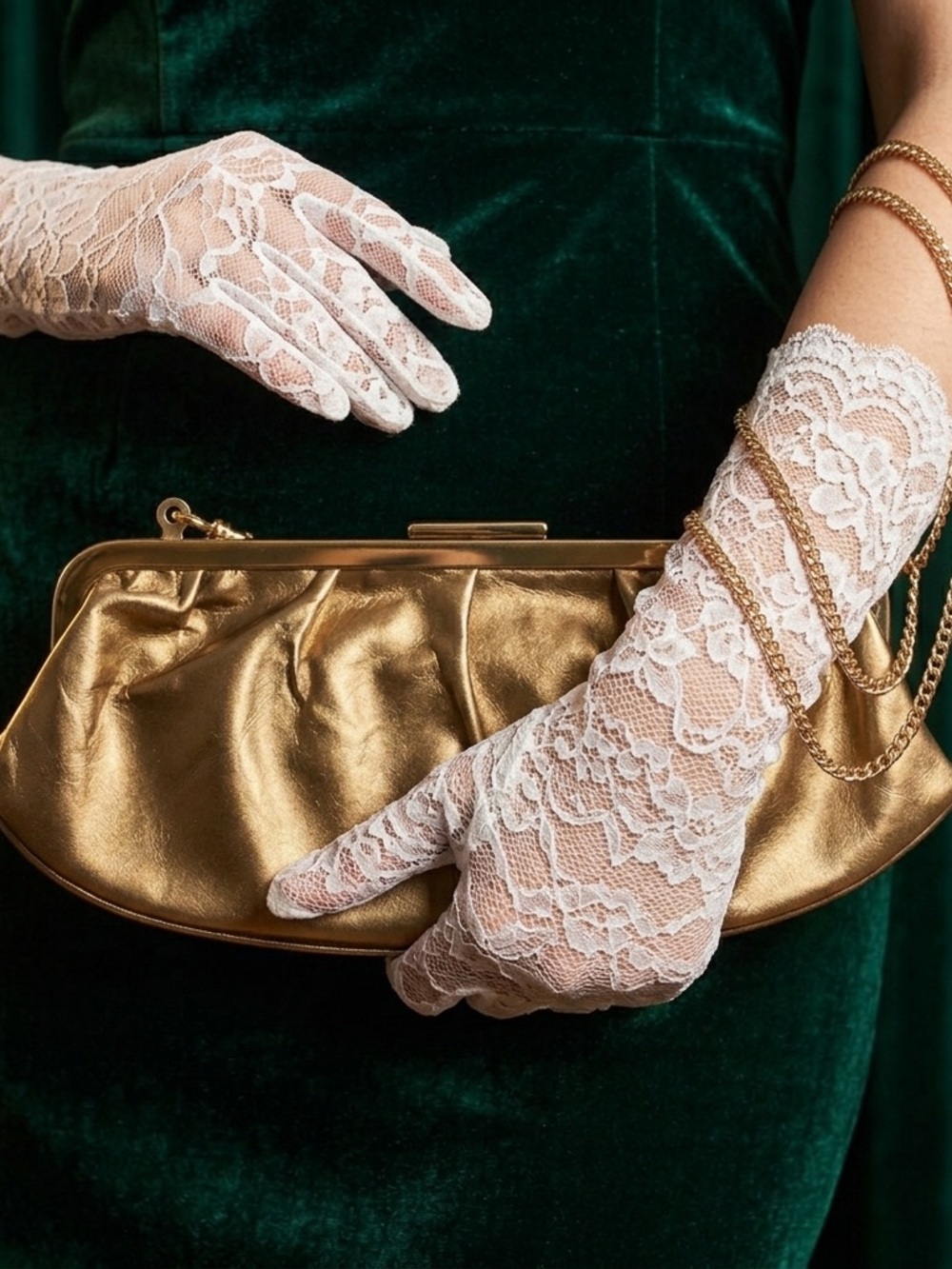 Giani Bernini Clutch Womens gold metallic evening clutch.